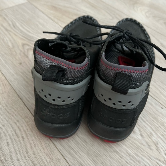 Crocs Men’s Linden Boot Sz 9 Black Leather Suede Trim Lace Comfort Casual - Picture 3 of 11